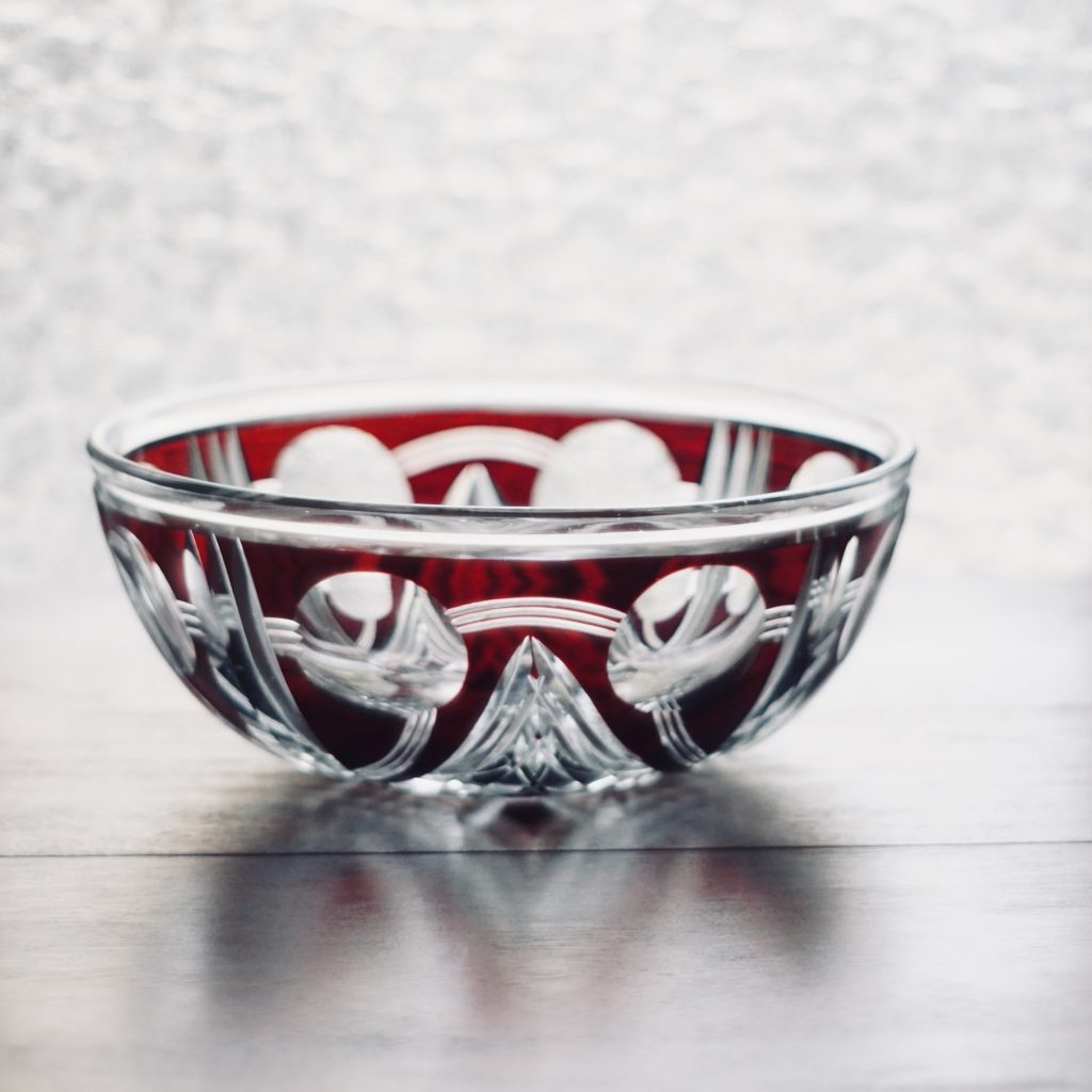 A large bowl made from Edo Kiriko from the Showa period. The red Kiriko is beautiful.